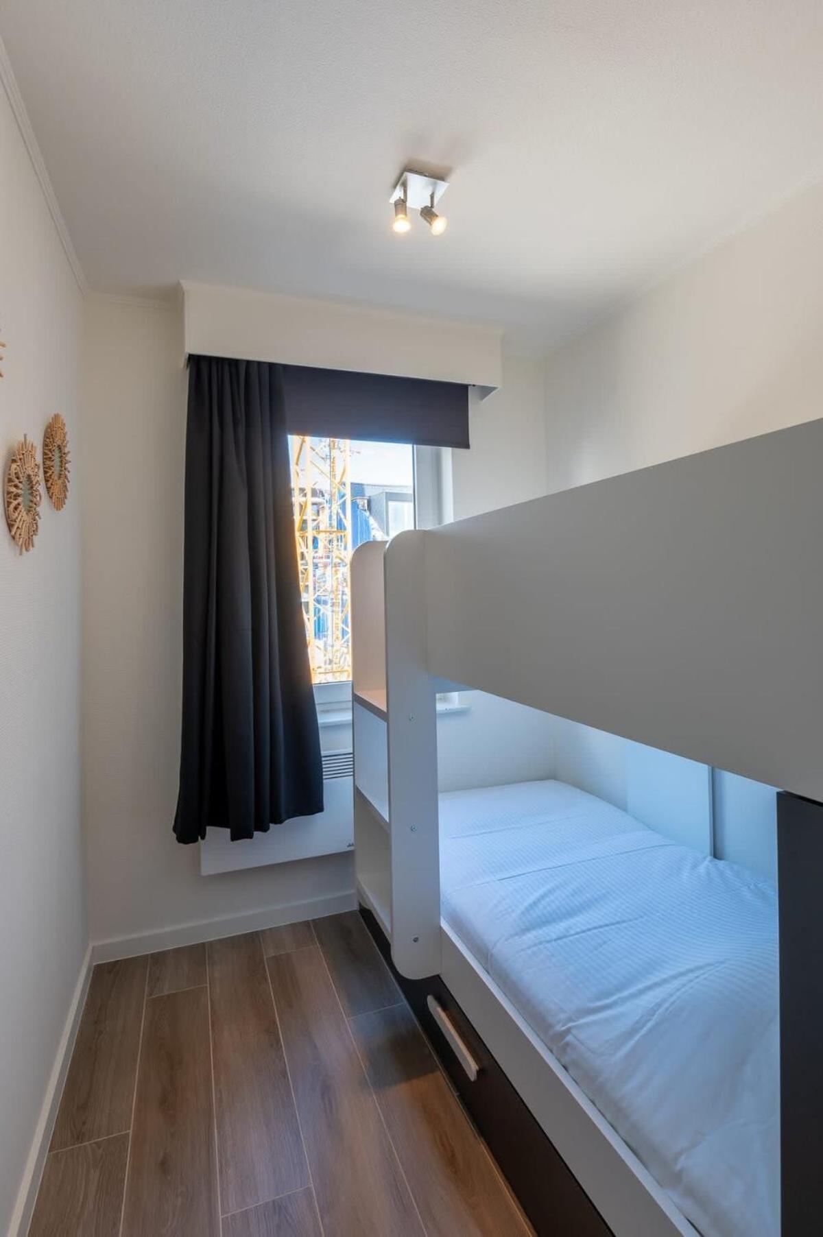 Modern Close To The For 6 * Ostende